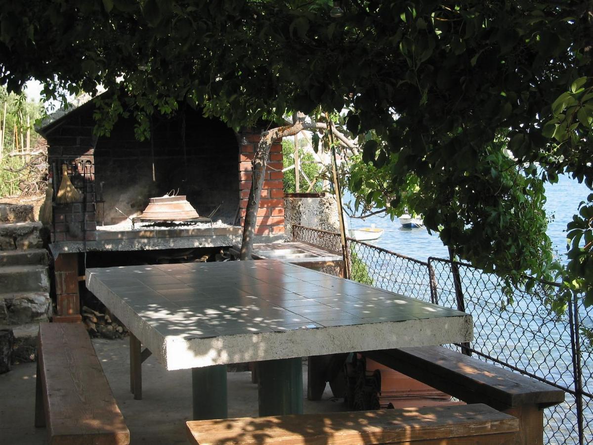 Apartments By The Sea Seget Vranjica, Trogir - 7508 Exterior foto